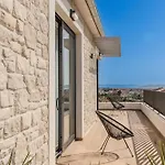 Villa Galla - Sea View, Jacuzzi, Heated Pool Modern Design Vodice