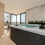 Galla - Sea View, Jacuzzi, Heated Pool Modern Design *