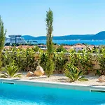 Galla - Sea View, Jacuzzi, Heated Pool Modern Design Villa Vodice
