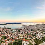 Villa Galla - Sea View, Jacuzzi, Heated Pool Modern Design Vodice