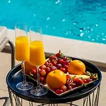 Galla - Sea View, Jacuzzi, Heated Pool Modern Design Villa