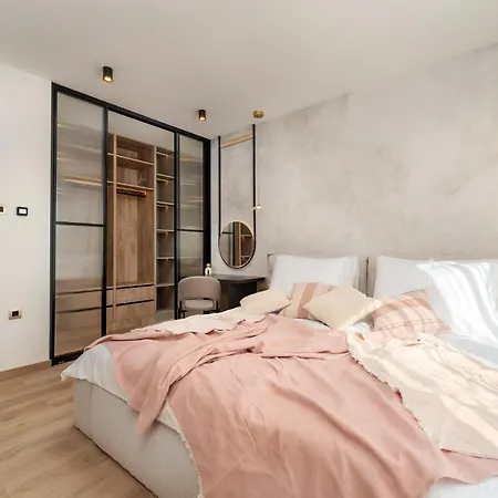 Galla - Sea View, Jacuzzi, Heated Pool Modern Design Villa