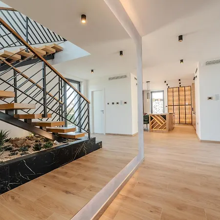 Villa Galla - Heated Pool, Sea View, Jaccuzzi, Modern Design *