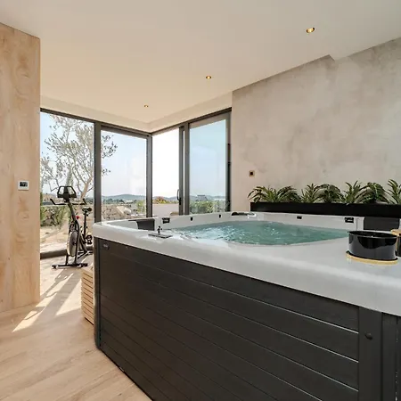 Galla - Sea View, Jacuzzi, Heated Pool Modern Design *