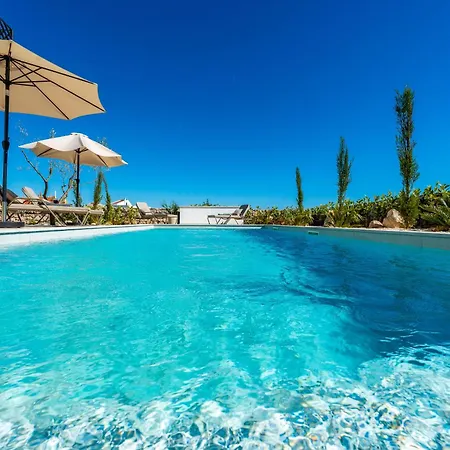 Galla - Sea View, Jacuzzi, Heated Pool Modern Design