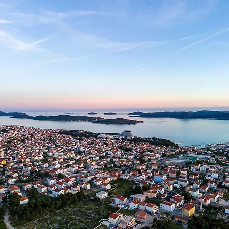 Galla - Heated Pool, Sea View, Jaccuzzi, Modern Design Villa