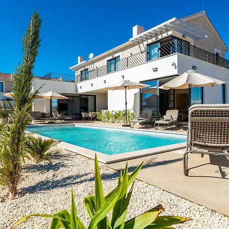 Galla - Heated Pool, Sea View, Jaccuzzi, Modern Design Villa *