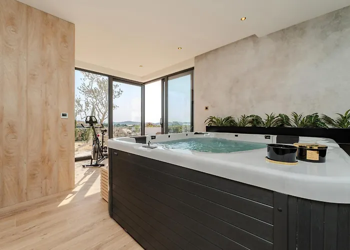 Galla - Sea View, Jacuzzi, Heated Pool Modern Design *