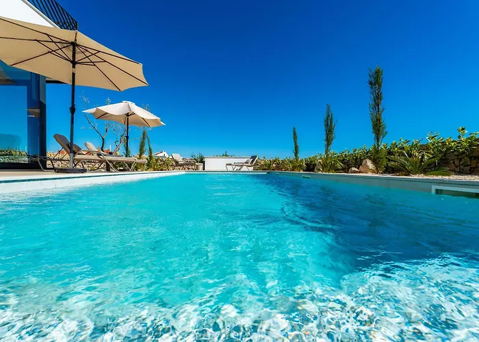 Galla - Sea View, Jacuzzi, Heated Pool Modern Design